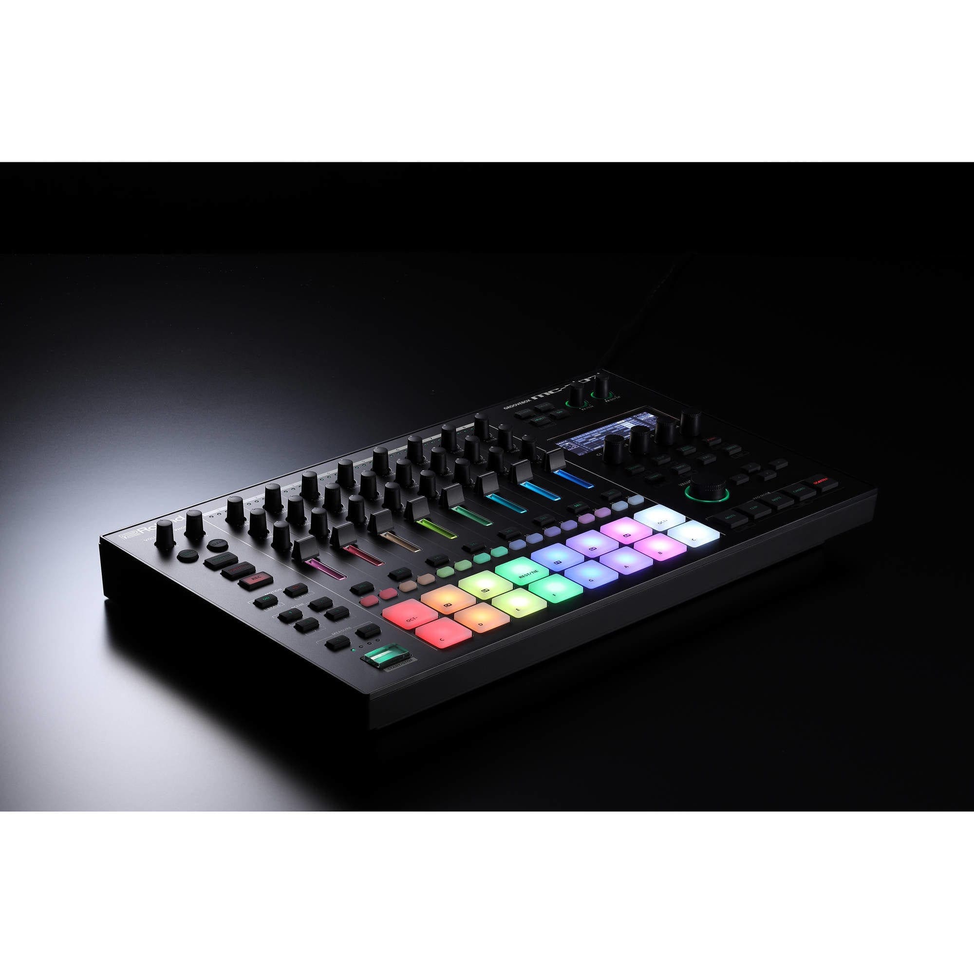 Roland MC-707 GROOVEBOX