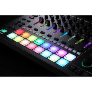 Roland MC-707 GROOVEBOX