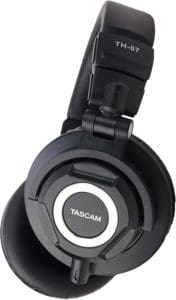 Roland VR-4HD HD AV Mixer - (4) HDM Cable (4) XLR Cable - (2) Tascam TH02 - (2) SM58 Mic